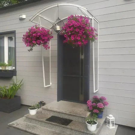 Semesterbostad Dom W Malowniczej Wsi Z Imprezowa Stodola Hot Tub Jacuzzi Zakrzewo Zalesie