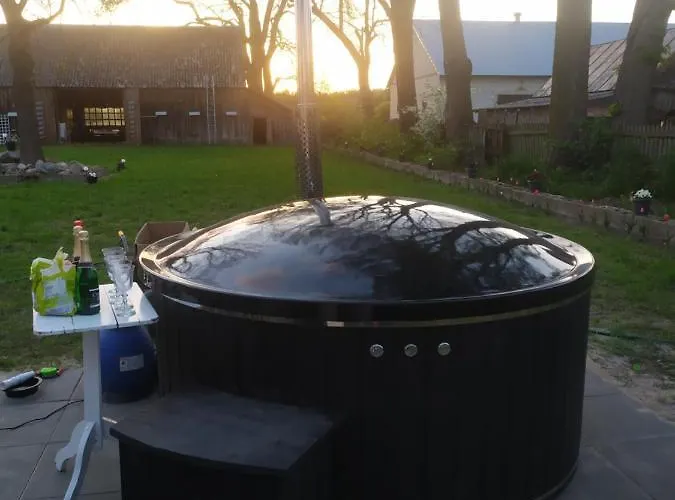 Dom W Malowniczej Wsi Z Imprezowa Stodola Hot Tub Jacuzzi Prázdninový dům